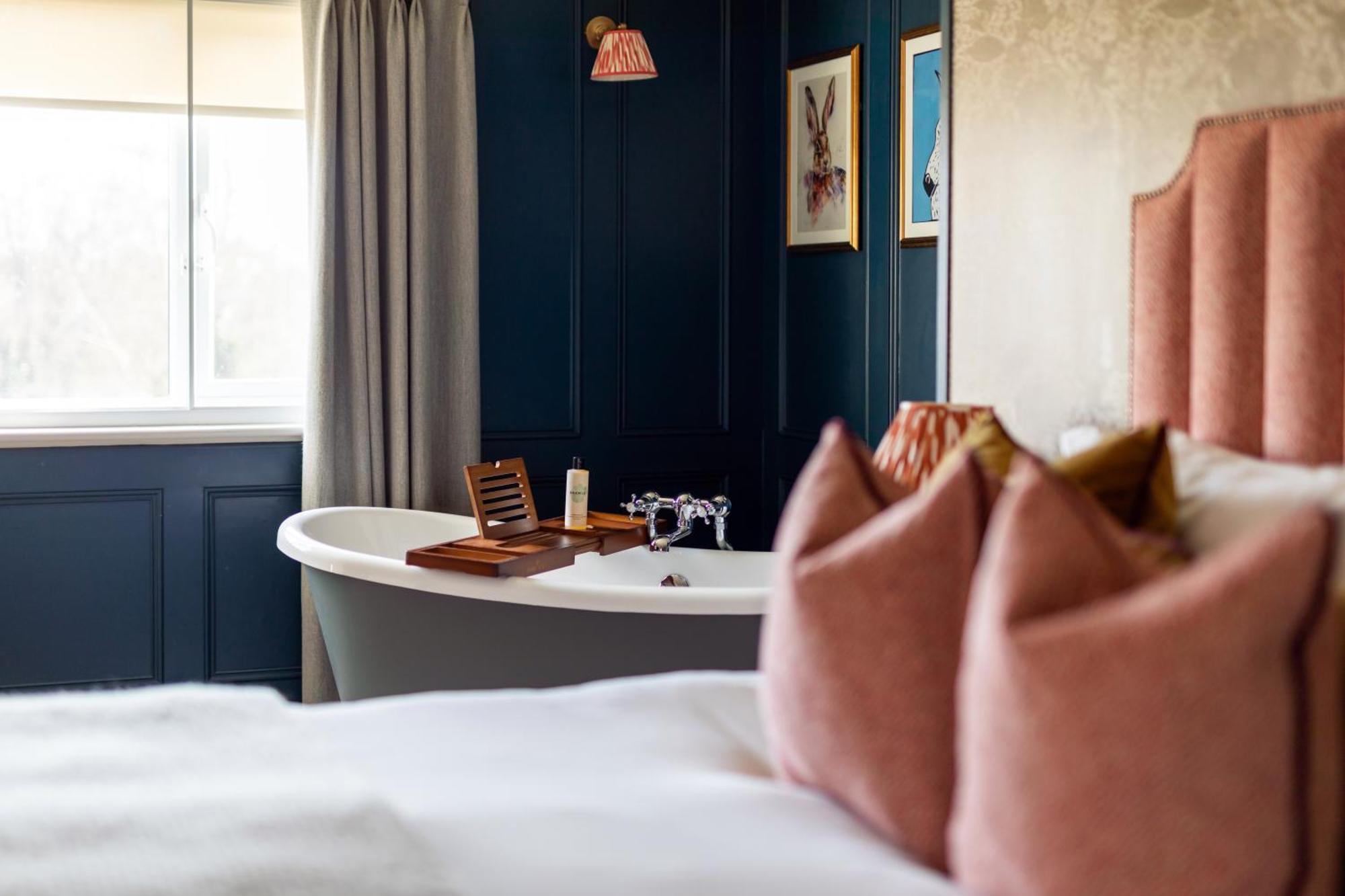 The Bridge Hotel Chertsey Εξωτερικό φωτογραφία