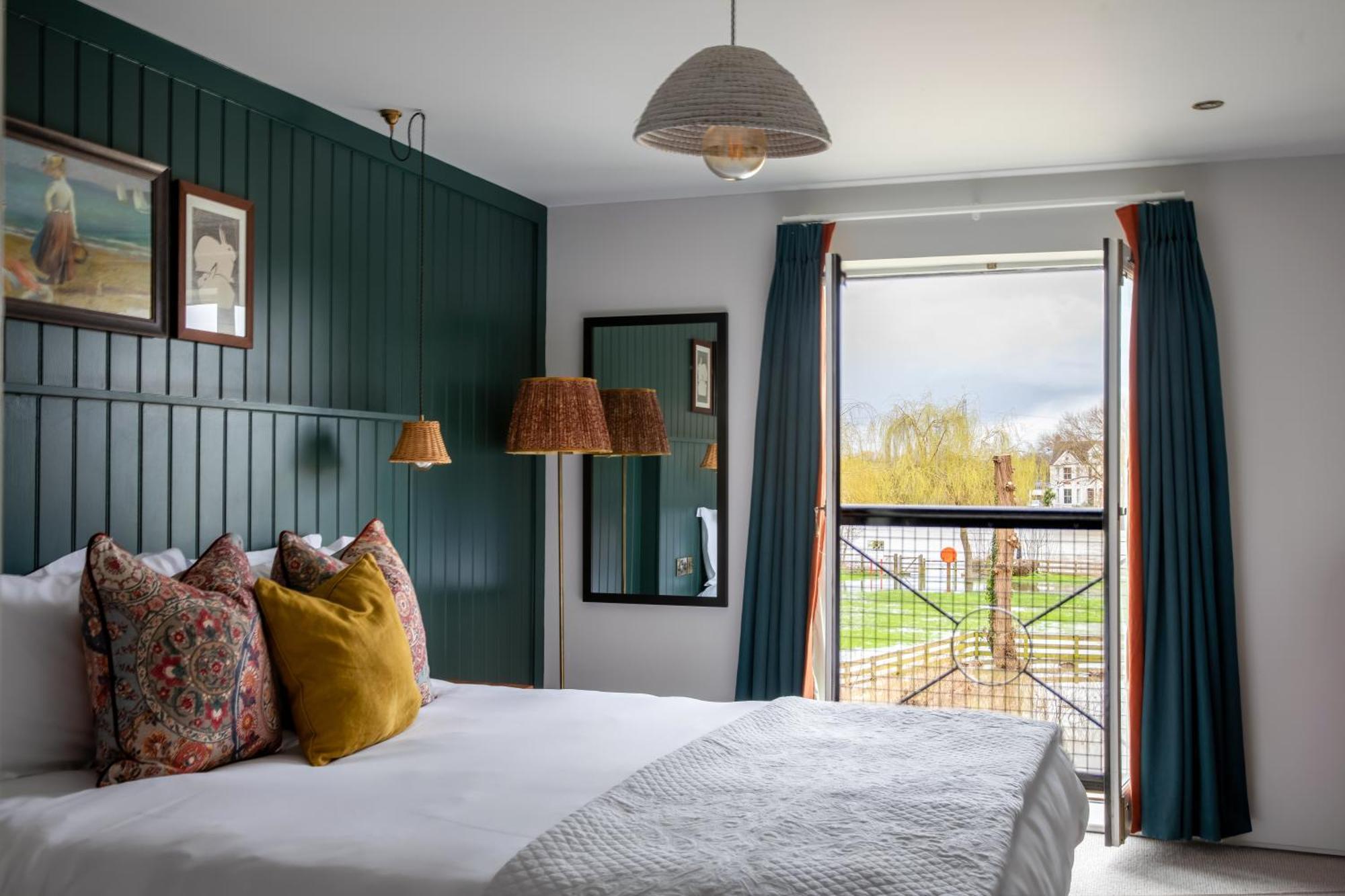 The Bridge Hotel Chertsey Εξωτερικό φωτογραφία