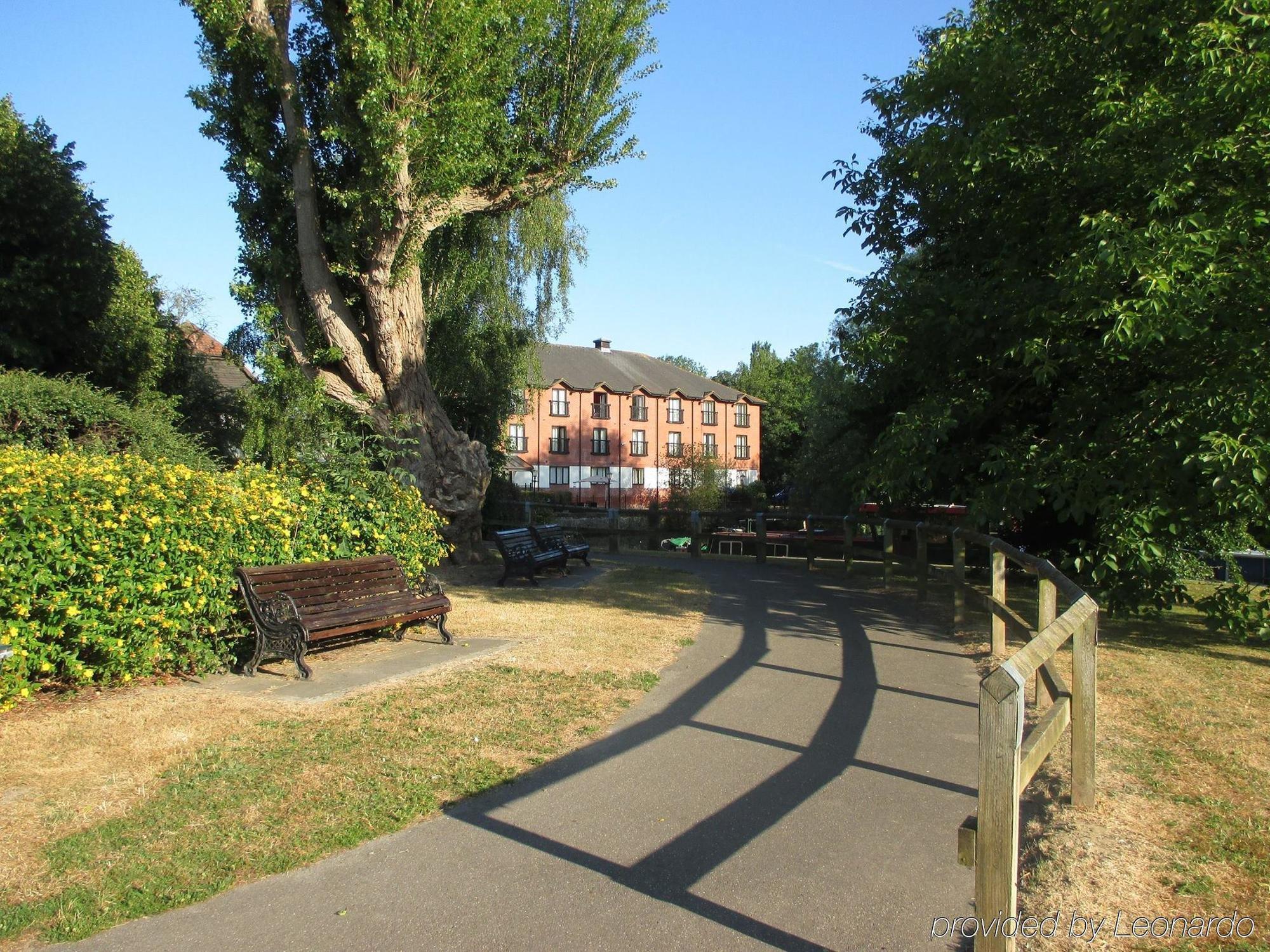 The Bridge Hotel Chertsey Εξωτερικό φωτογραφία