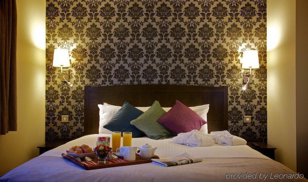 The Bridge Hotel Chertsey Δωμάτιο φωτογραφία