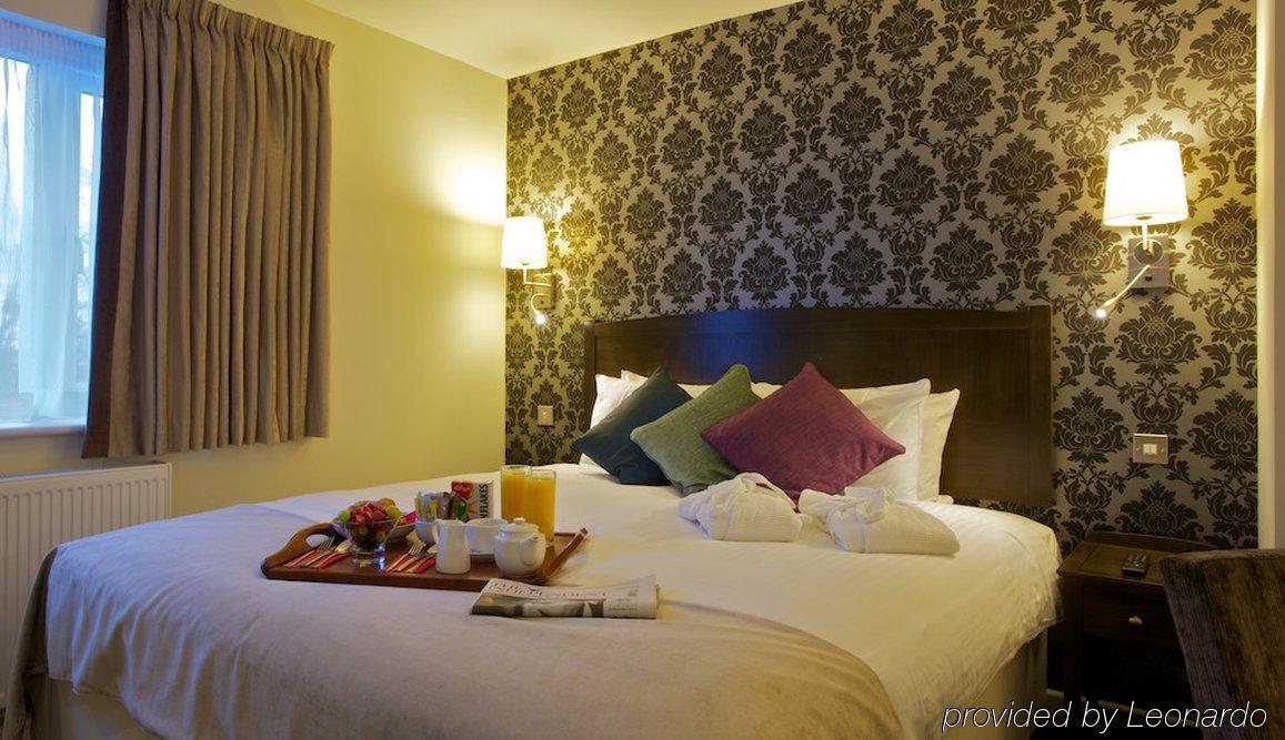 The Bridge Hotel Chertsey Εξωτερικό φωτογραφία