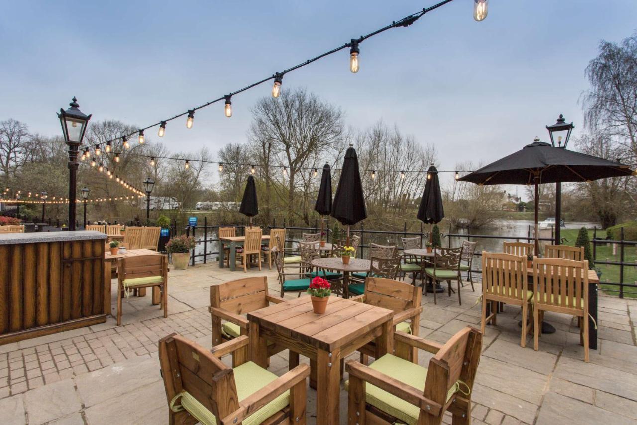 The Bridge Hotel Chertsey Εξωτερικό φωτογραφία