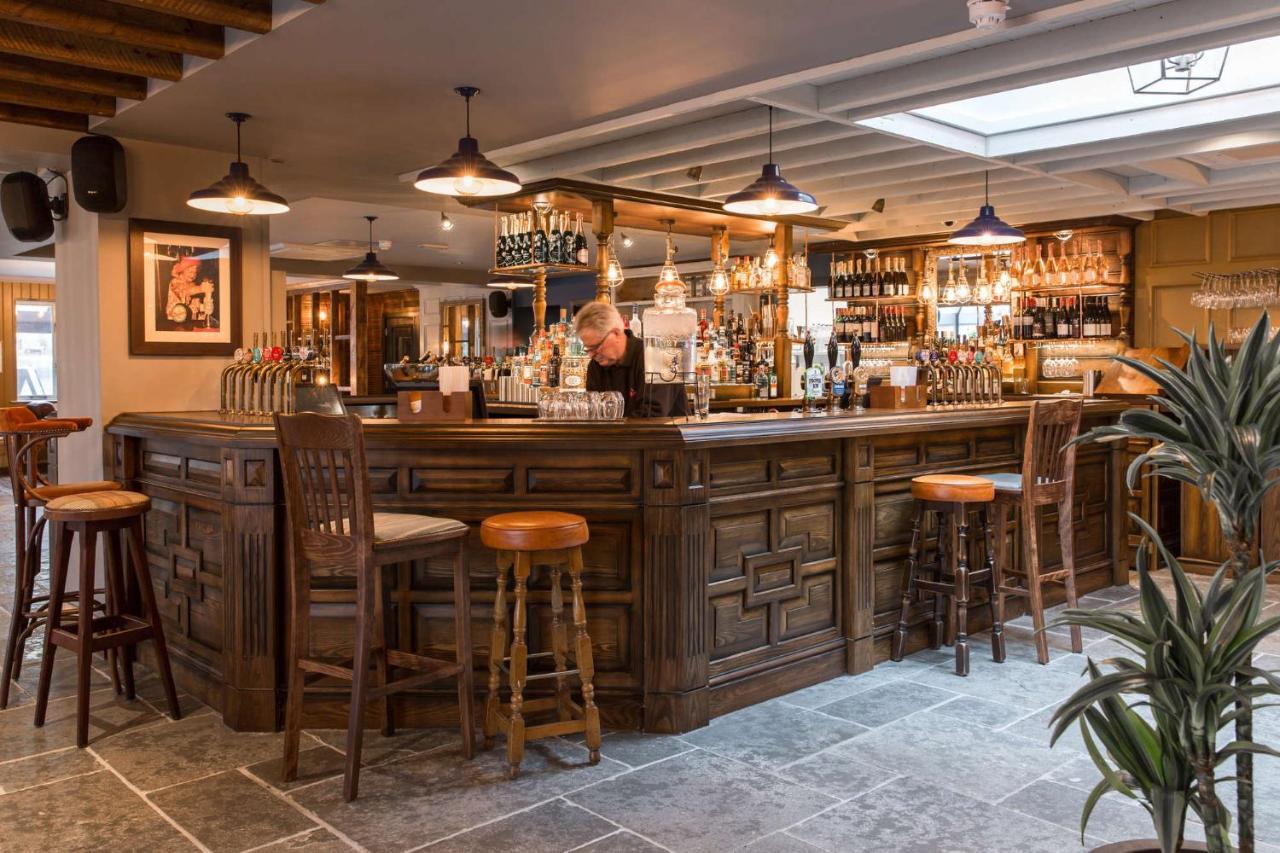 The Bridge Hotel Chertsey Εξωτερικό φωτογραφία