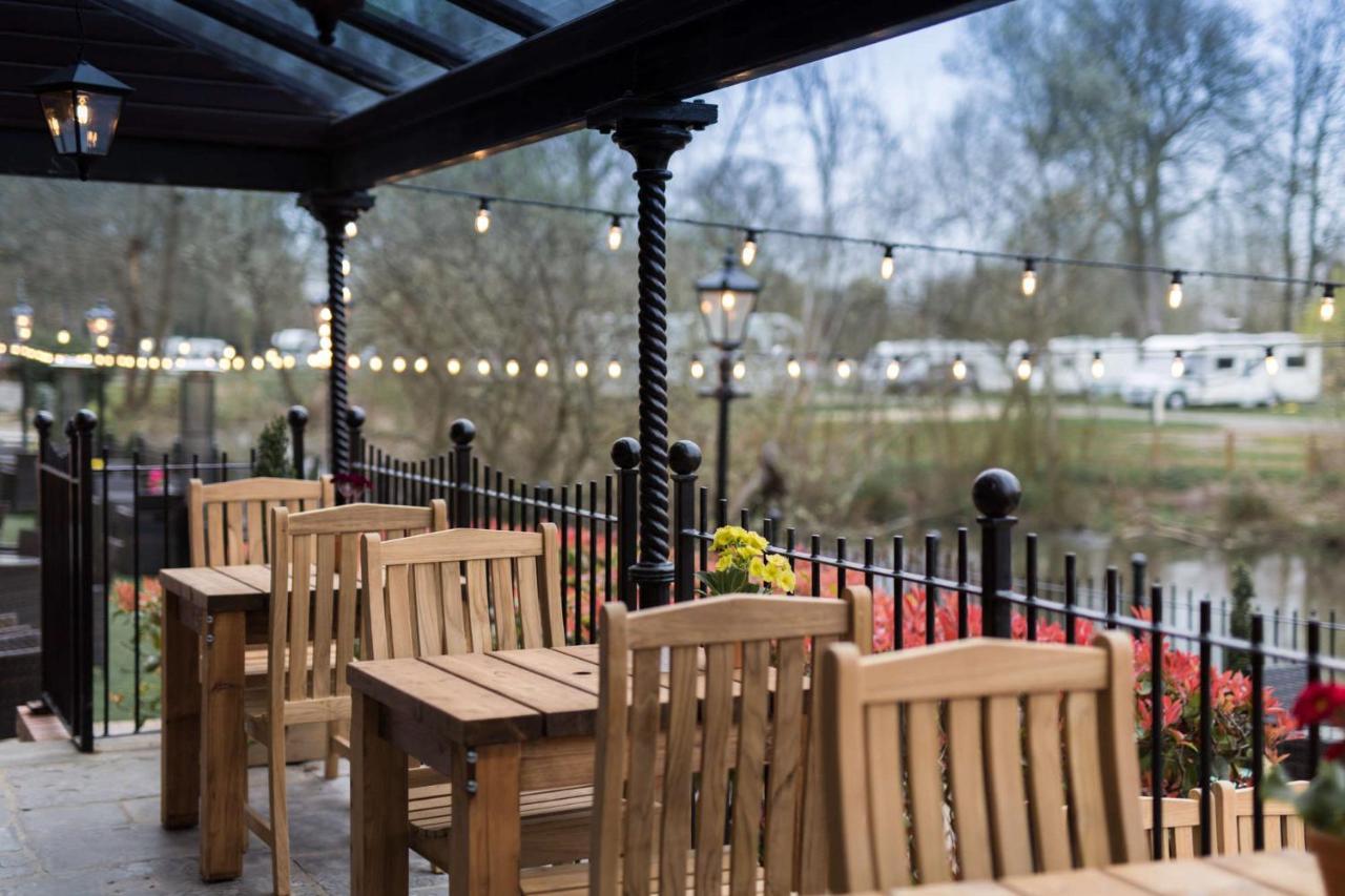 The Bridge Hotel Chertsey Εξωτερικό φωτογραφία